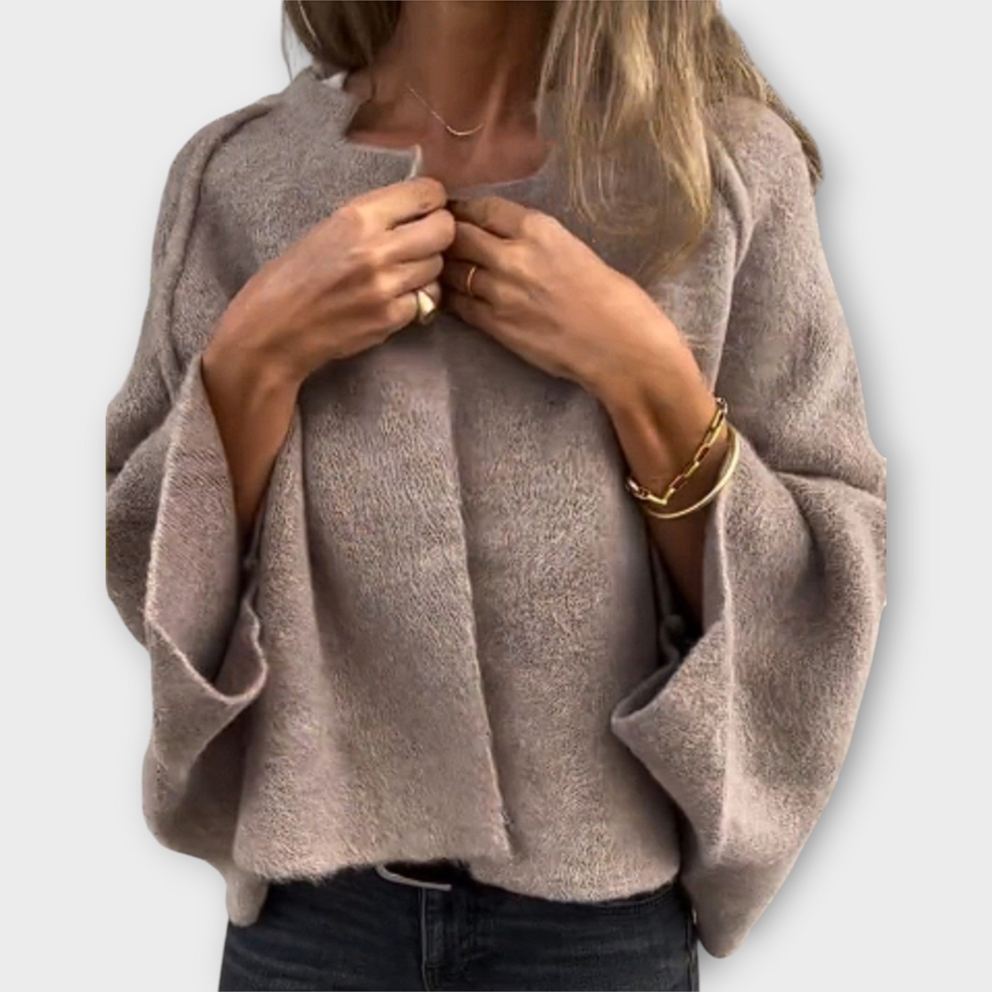 Elegant cardigan with minimalist design