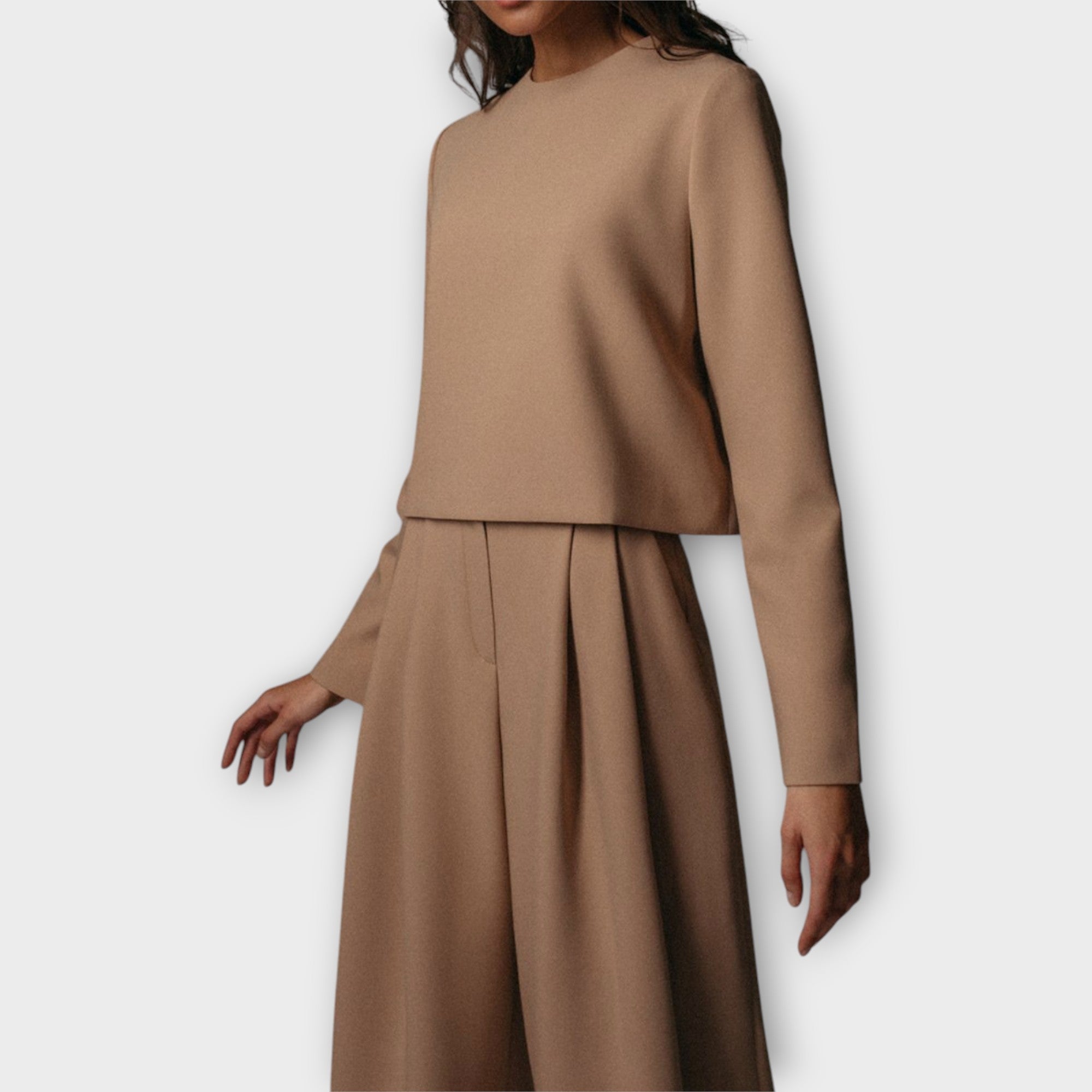 Elegantse lihtsuse ja ajatu stiiliga komplekt