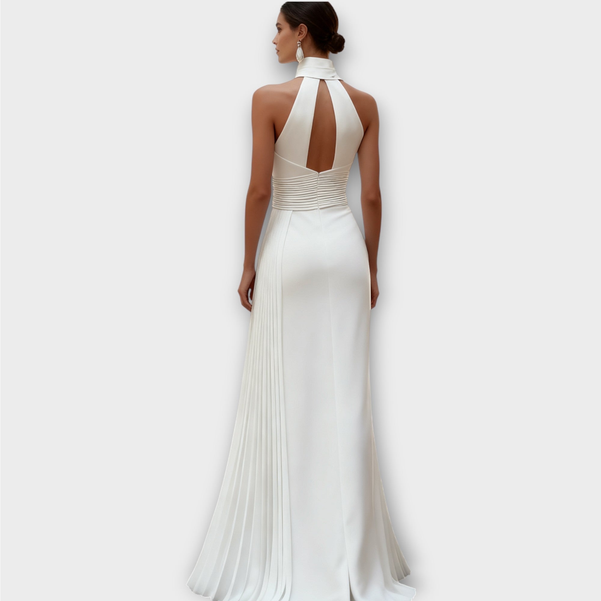 Elegant Satin Pleated Halter-Neck Evening Gown