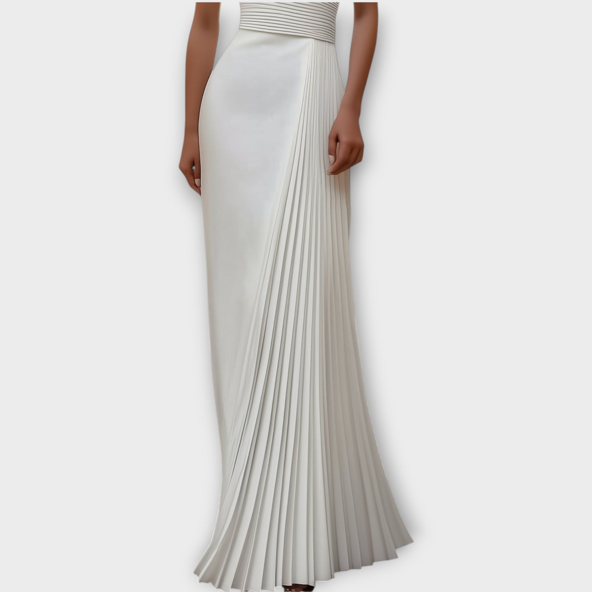 Elegant Satin Pleated Halter-Neck Evening Gown