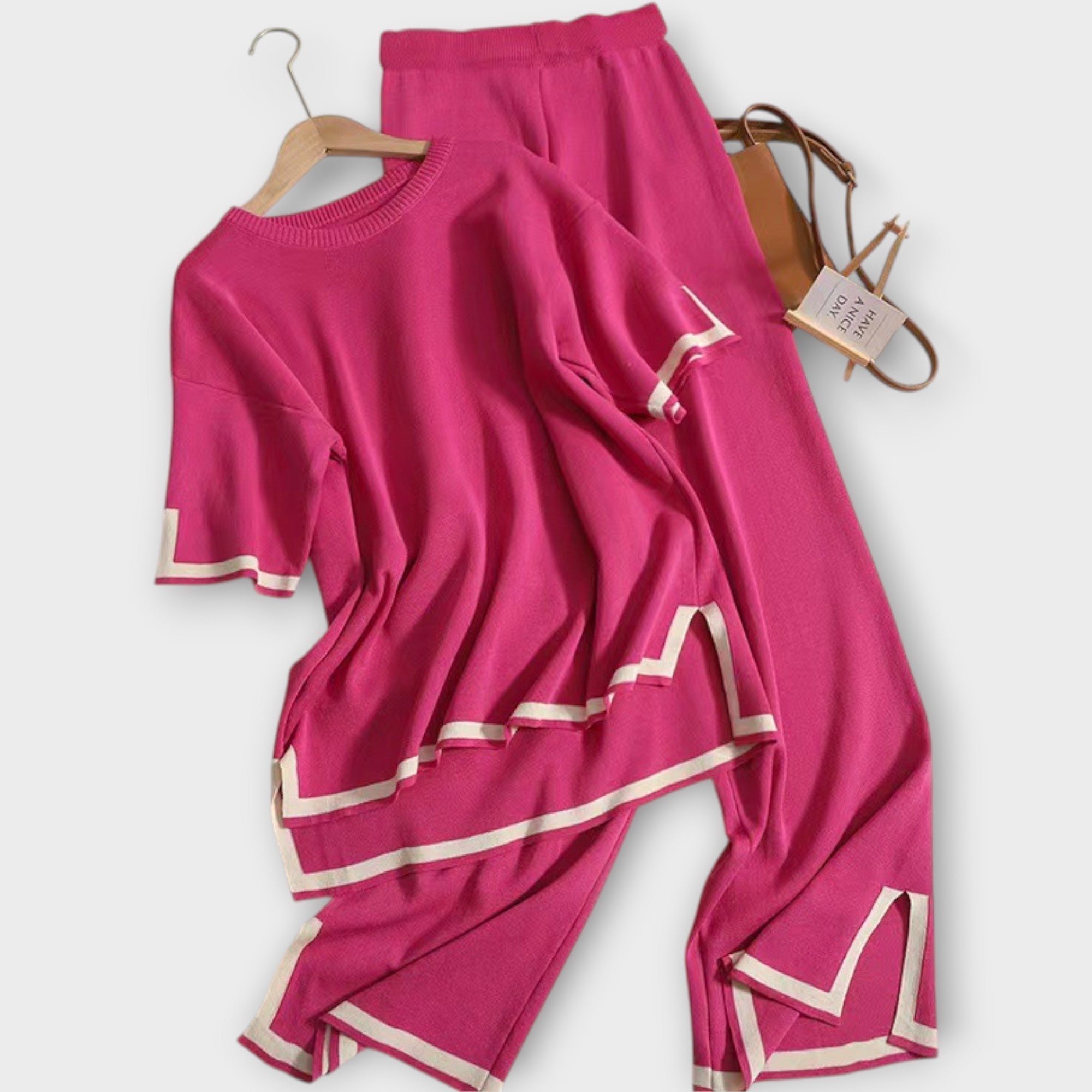 Lühikeste varrukatega kootud komplekt laia lõikega