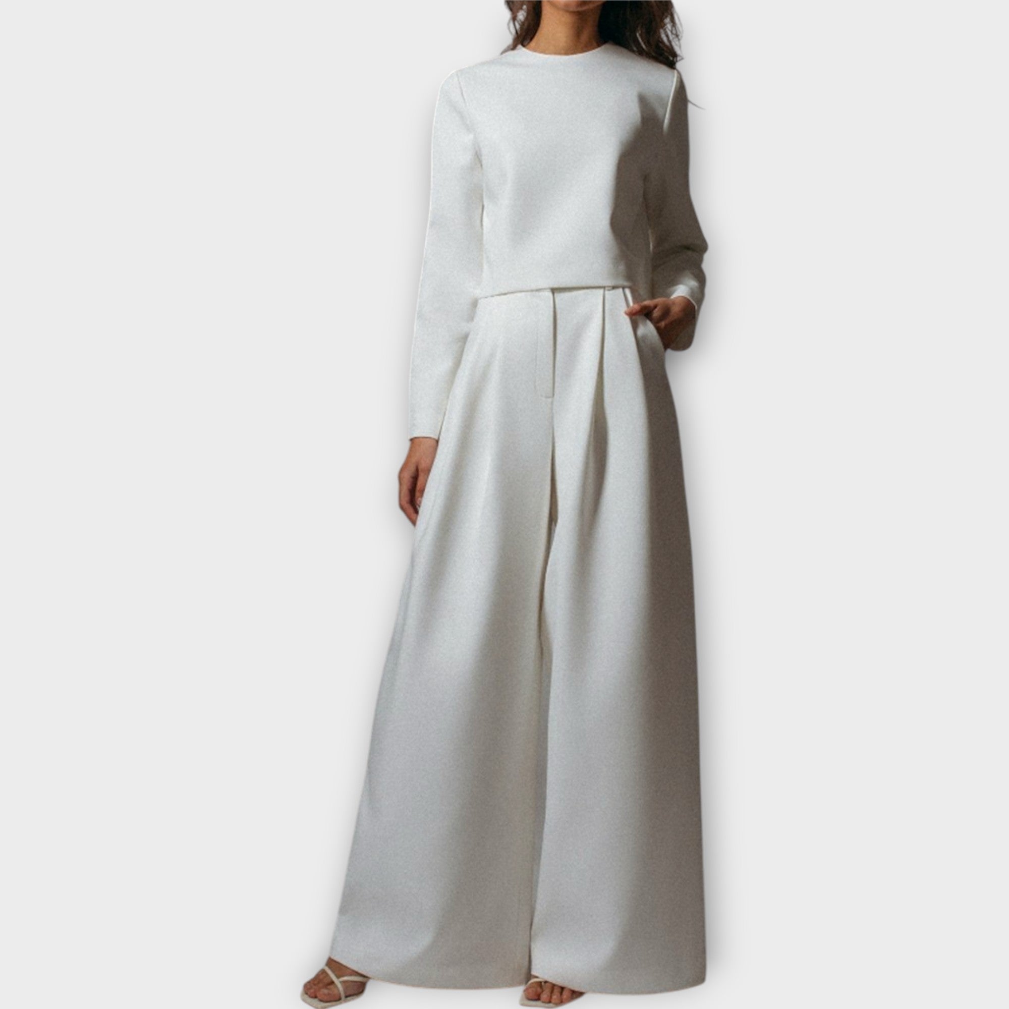 Elegantse lihtsuse ja ajatu stiiliga komplekt