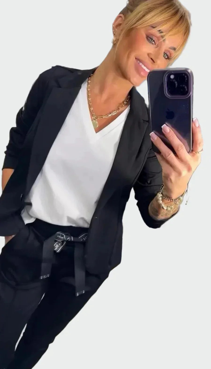 Vaibatult elegantne kaheosaline ülikonnakomplekt