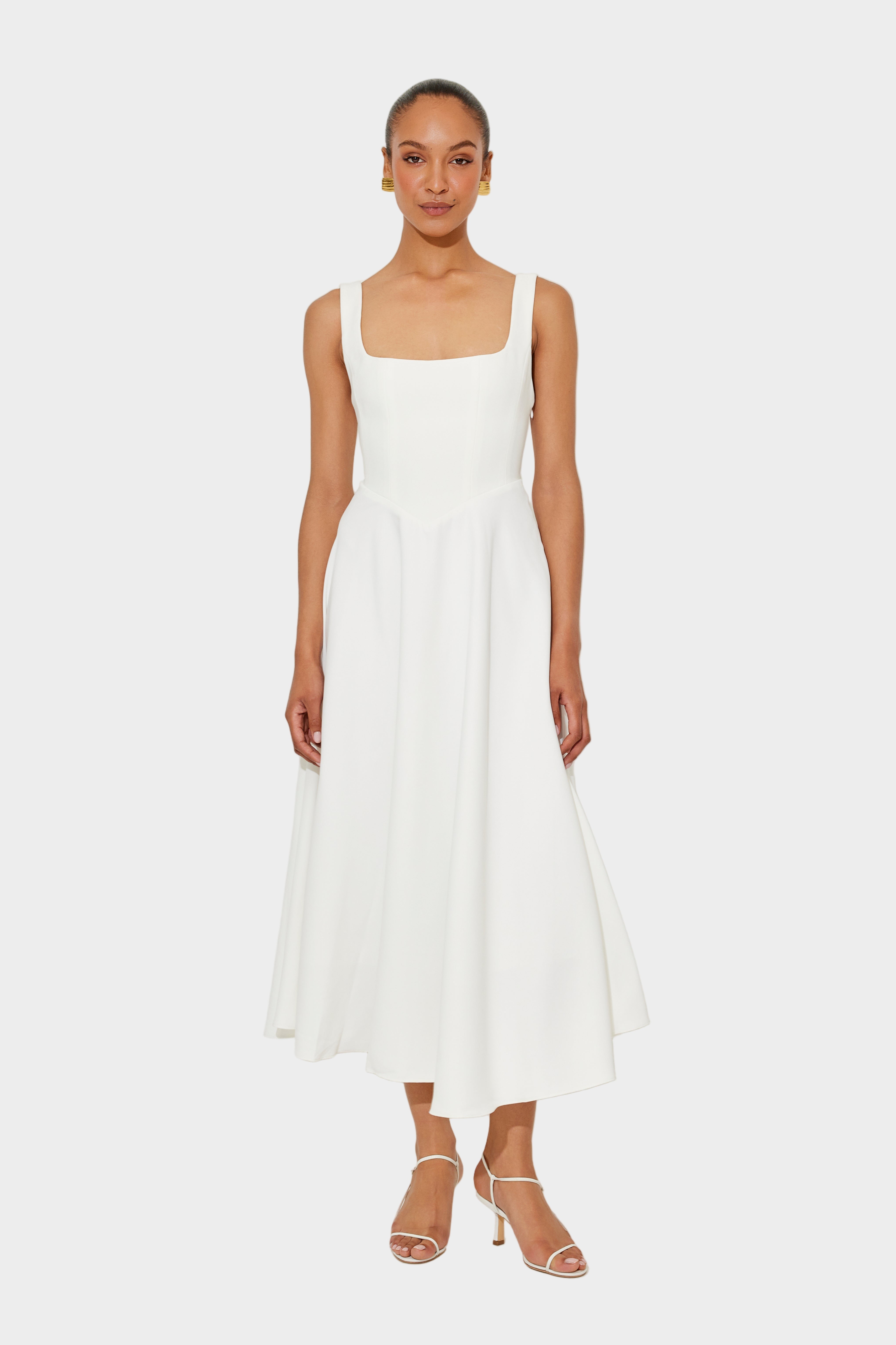 Timeless Airy Midi Dress with Elegant Line and Natural Movement