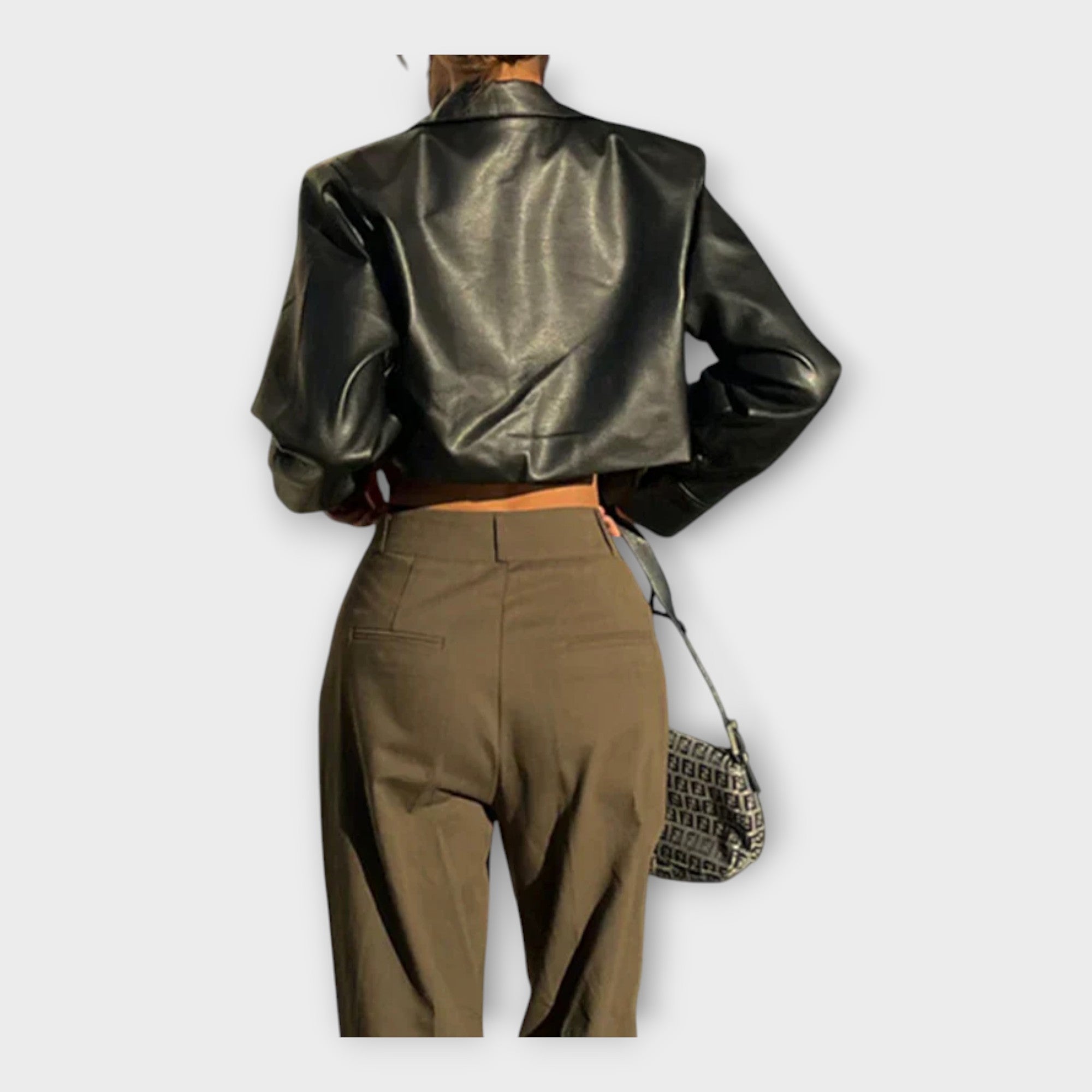 Lühike nahktagi taskutega