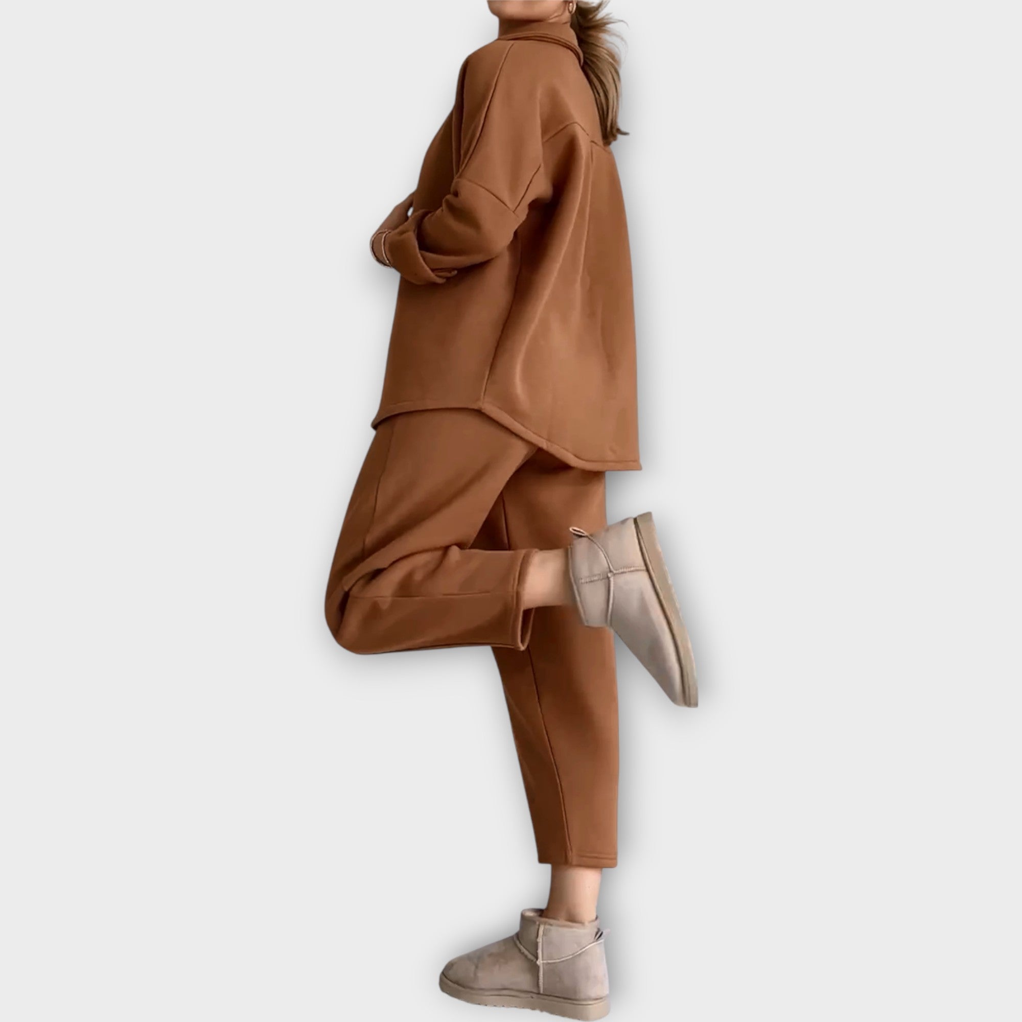 Komplekt nööpide ja elegantse joonega