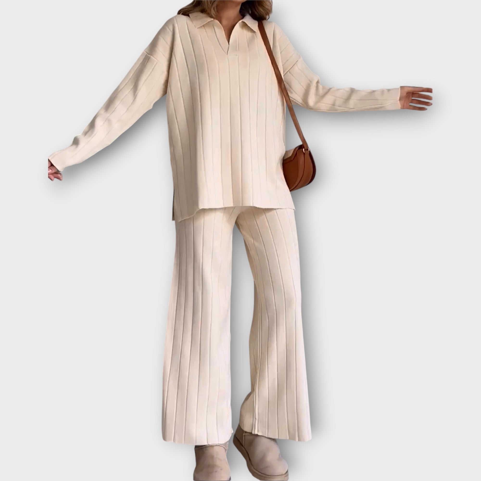 Komplekt lõdva joonega ja minimalistliku stiiliga