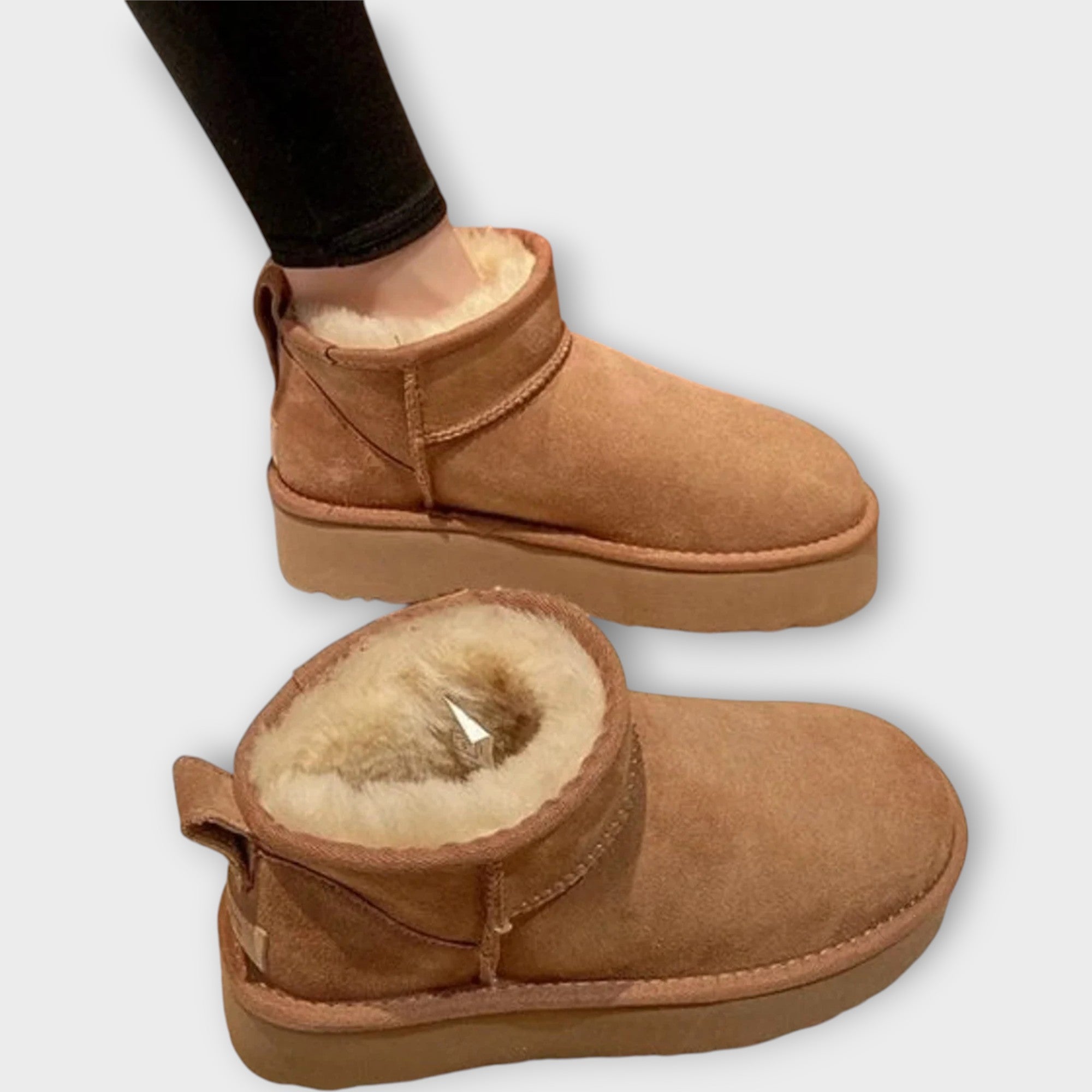 Comfortable suede boots with rich lining
