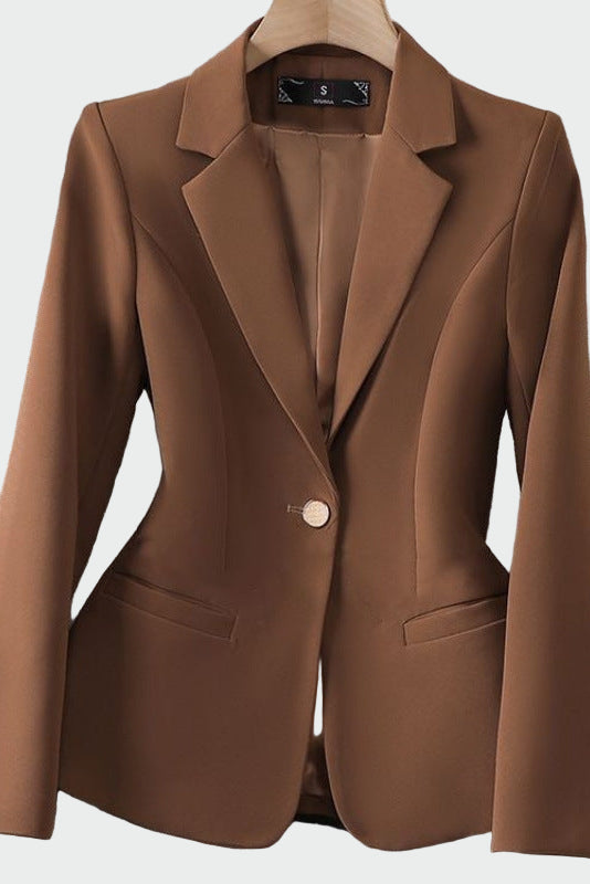 Moodsa ja elegantse lõikega jakk