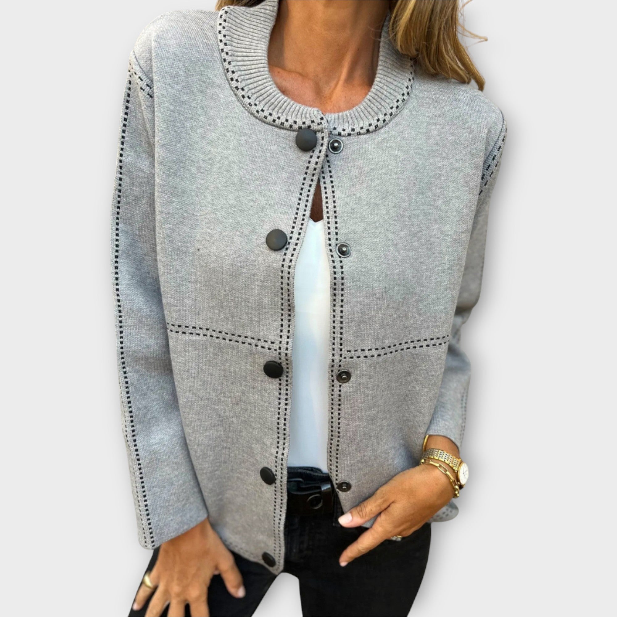 Elegantne jakk diskreetsete detailidega