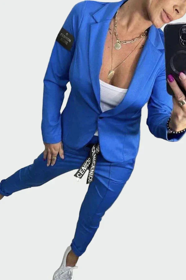 Vaibatult elegantne kaheosaline ülikonnakomplekt