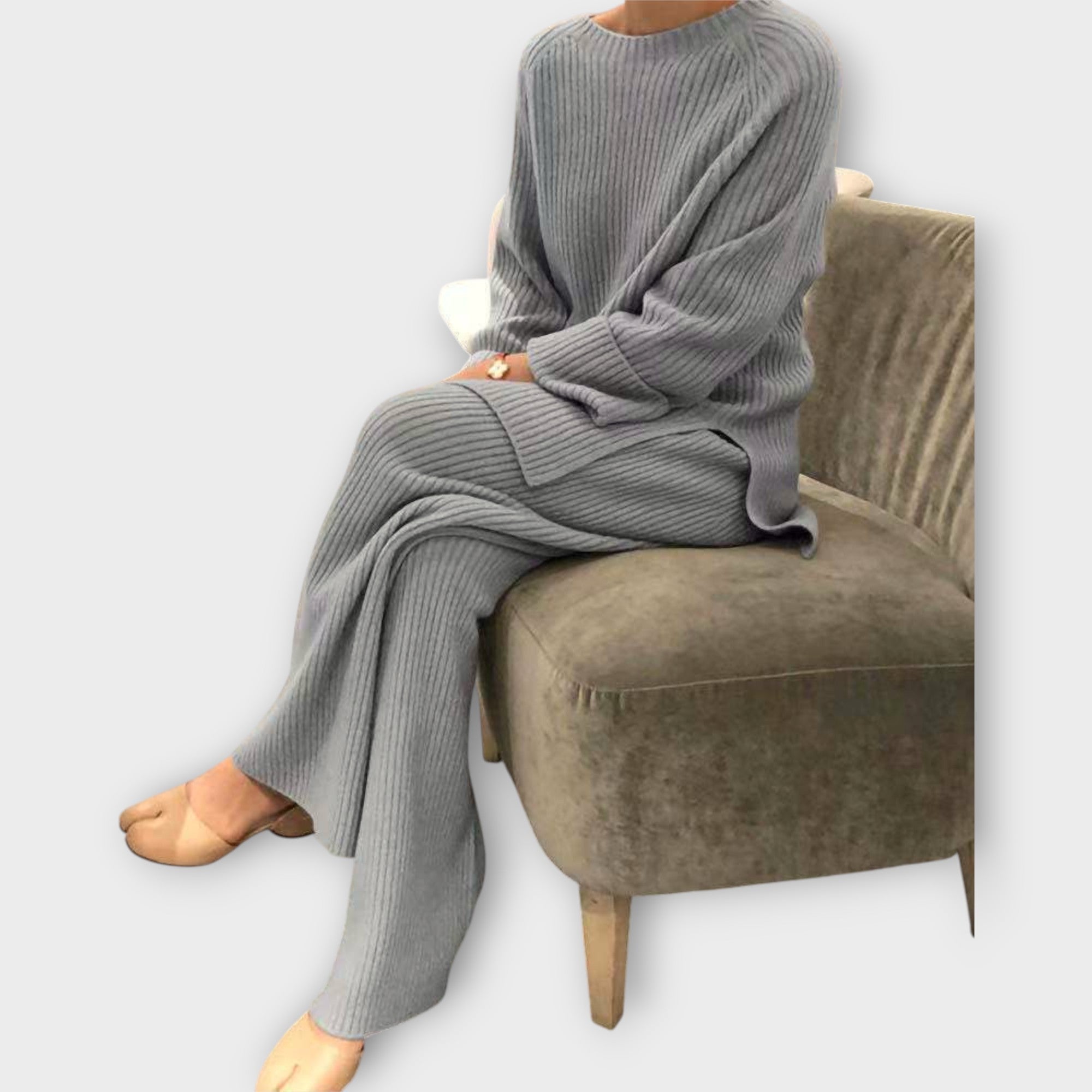 Kootud komplekt lahtise joonega