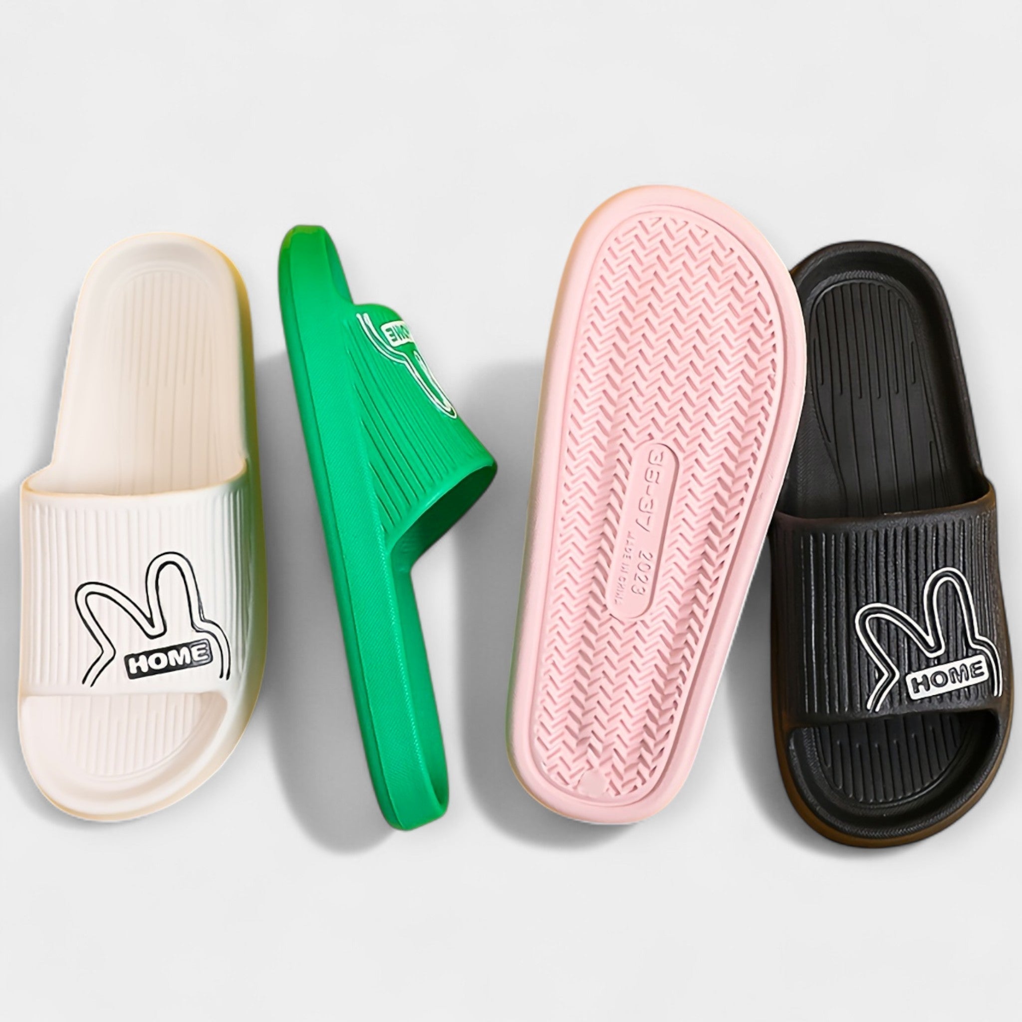 Naiste sussid koomiksikujunduse ja lahtiste ninaosadega