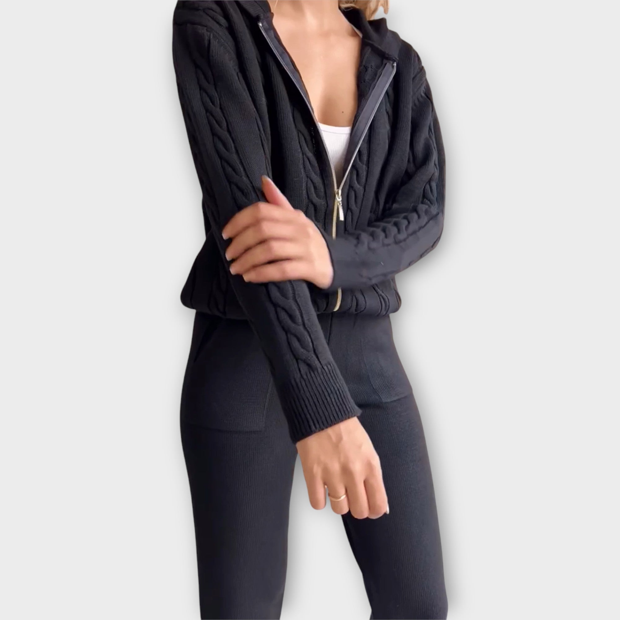 Kootud komplekt kapuutsi ja kardiganiga