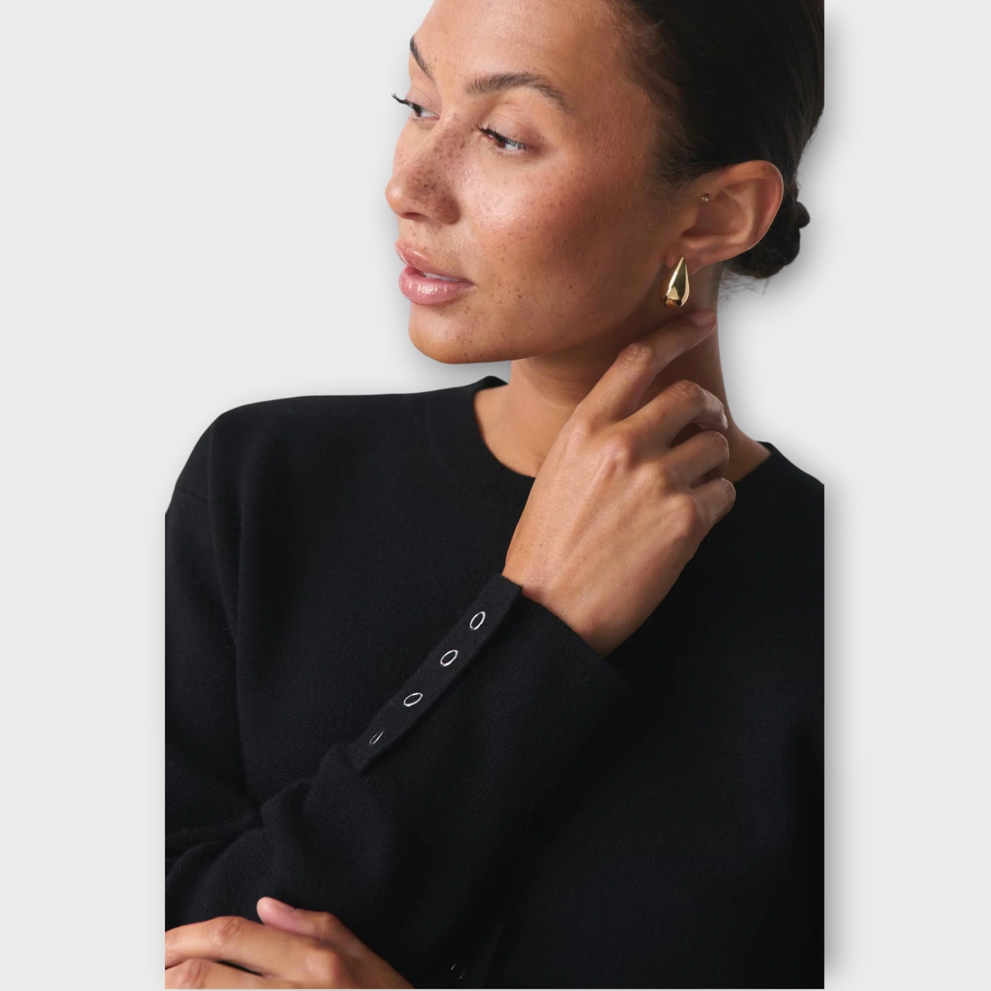 Modern Cropped Cardigan with Button Detail