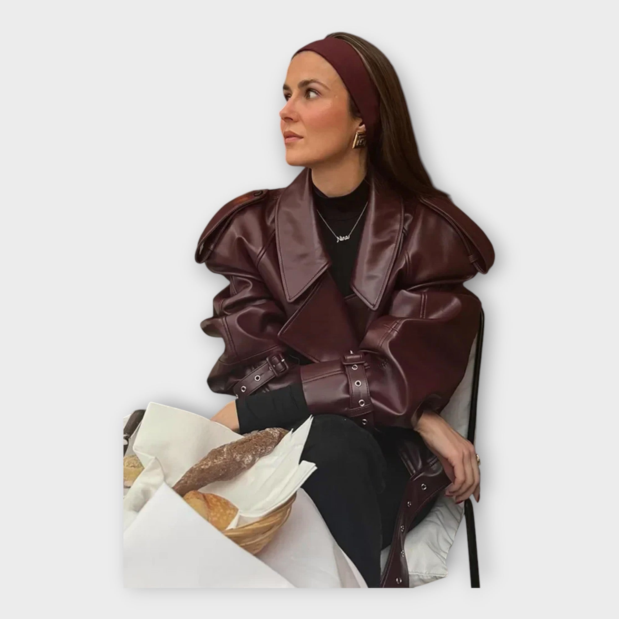 Nahktagi vöö ja moodsate detailidega