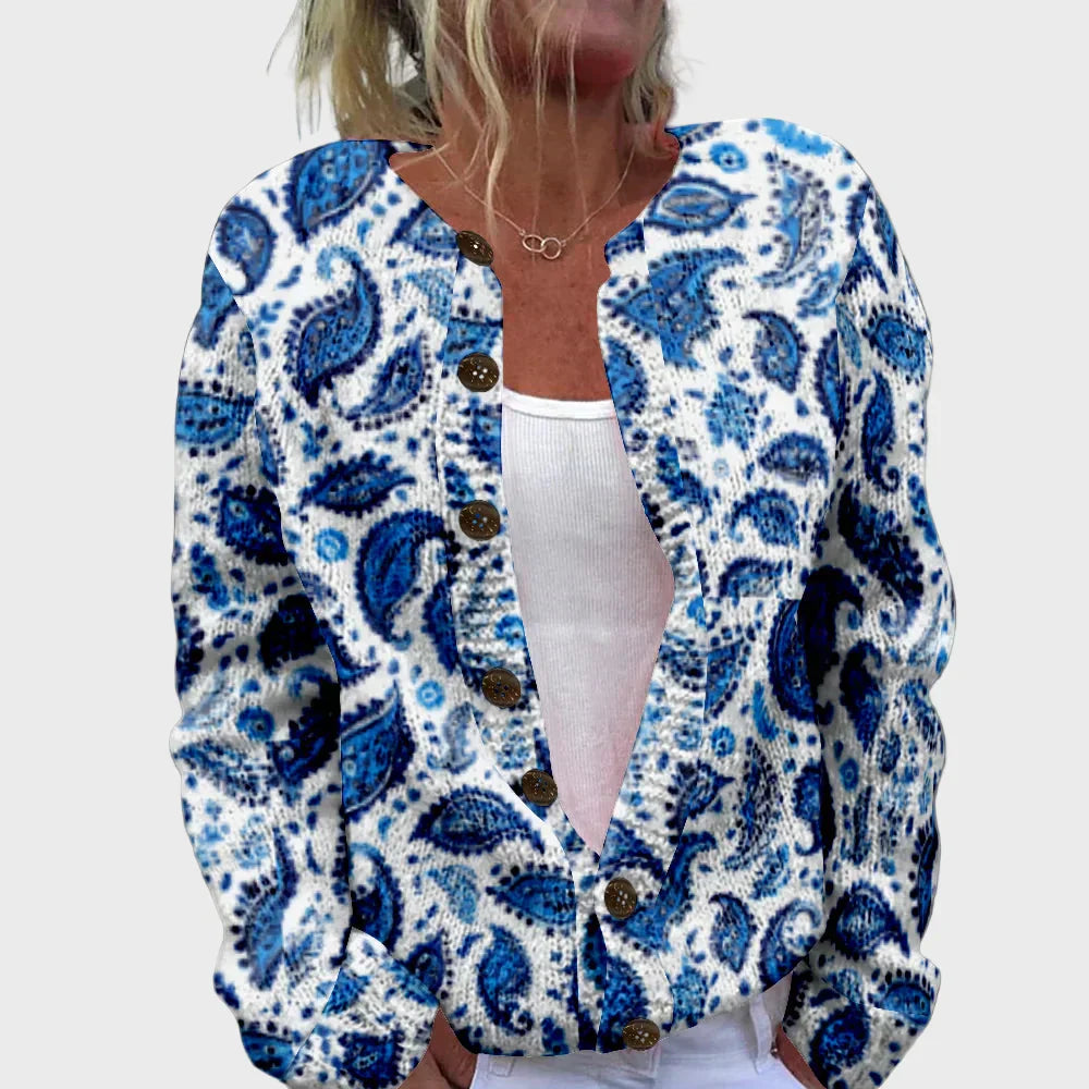 Elegant patterned knitted vest