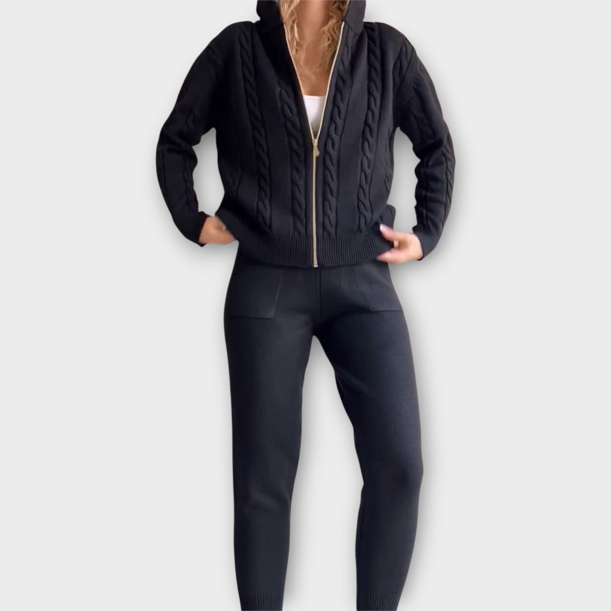 Kootud komplekt kapuutsi ja kardiganiga