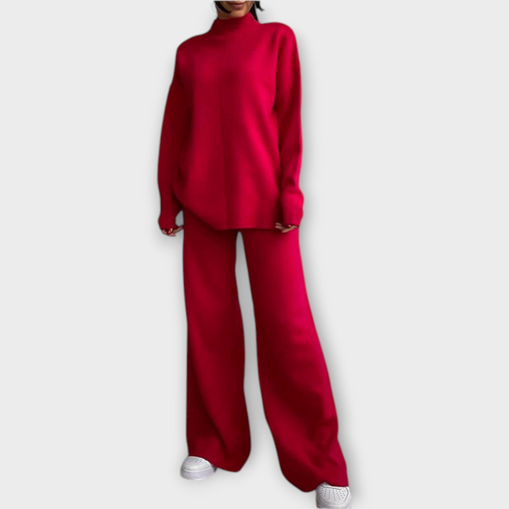 Lõdvestunud joonte ja minimalistliku esteetikaga komplekt