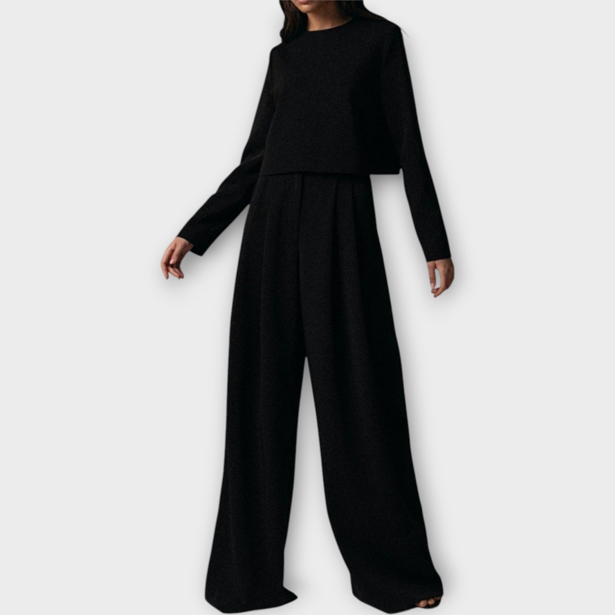 Elegantse lihtsuse ja ajatu stiiliga komplekt