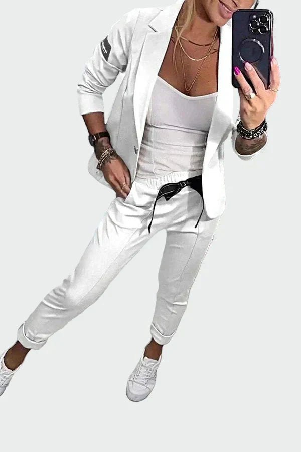 Vaibatult elegantne kaheosaline ülikonnakomplekt