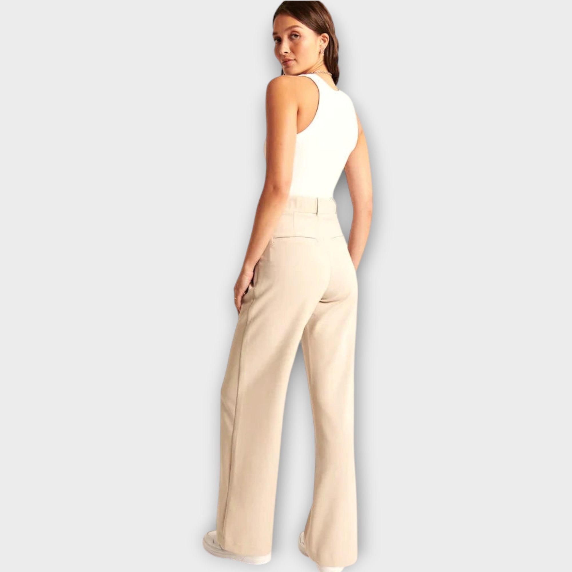 Wide-Leg Tailored Trousers