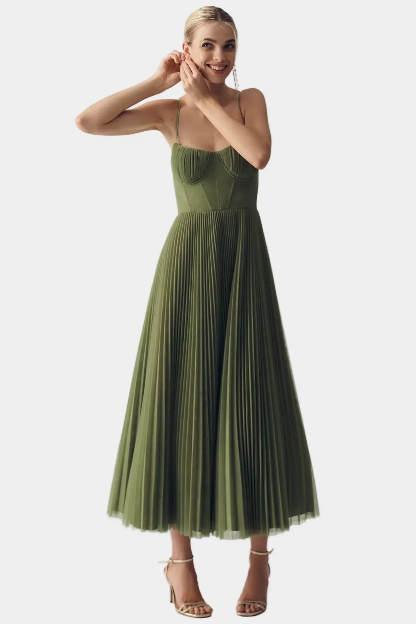 Modern Elegant Dress with Open Back and Refined Lines