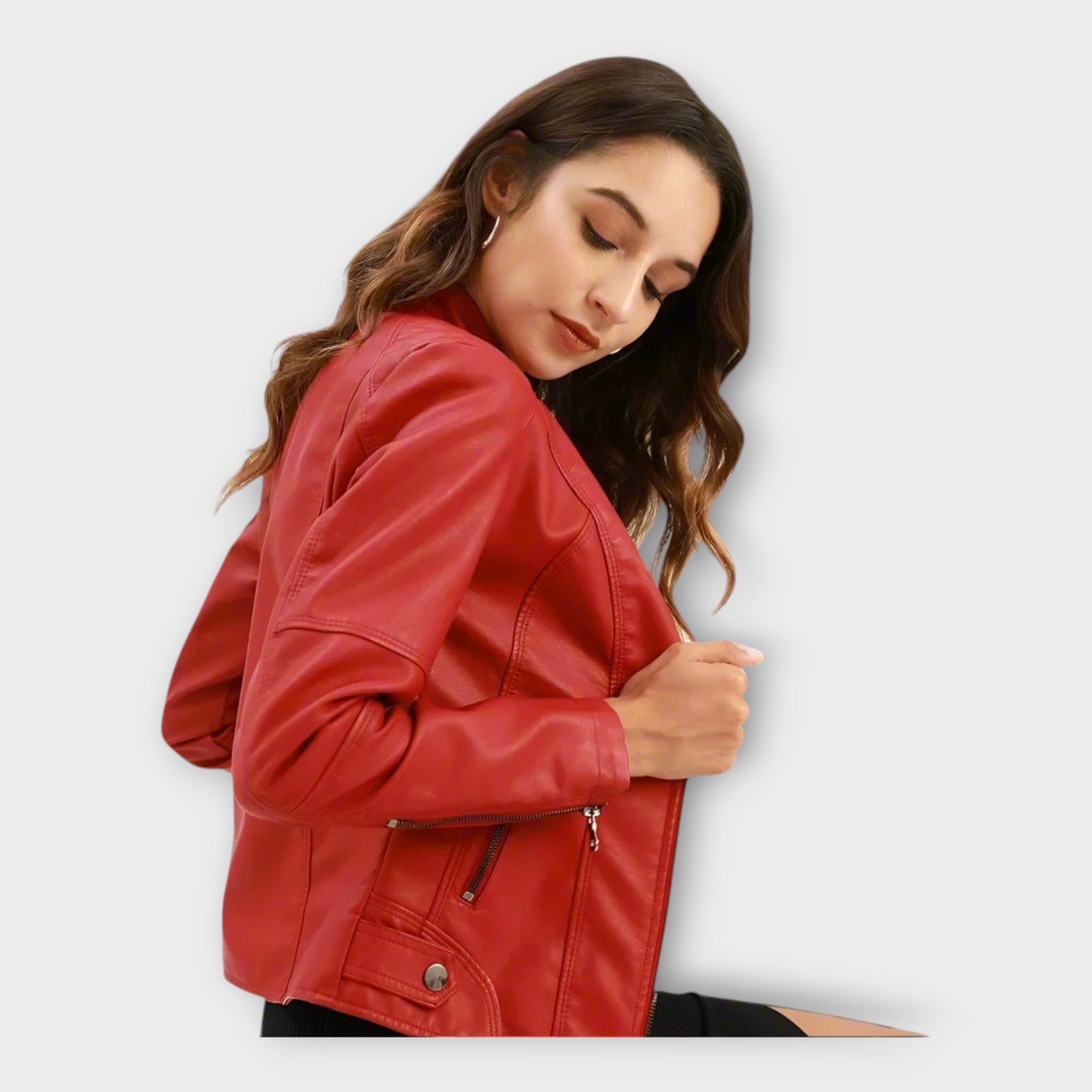 Elegantne nahktagi moodsa joonega ja ajatu stiiliga