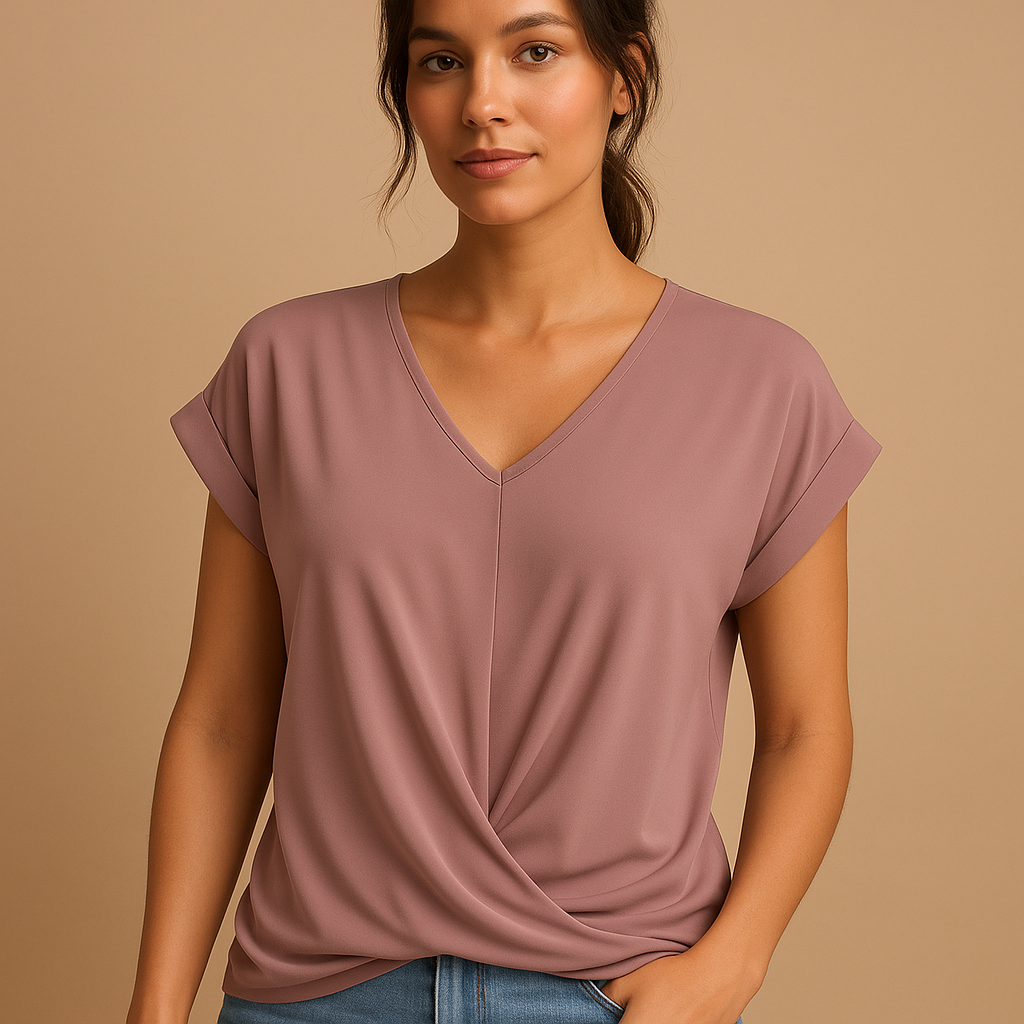 Dames blouse met V-hals en flatterende pasvorm, geschikt voor zowel werk als casual outfits. Tijdloos, veelzijdig en comfortabel.